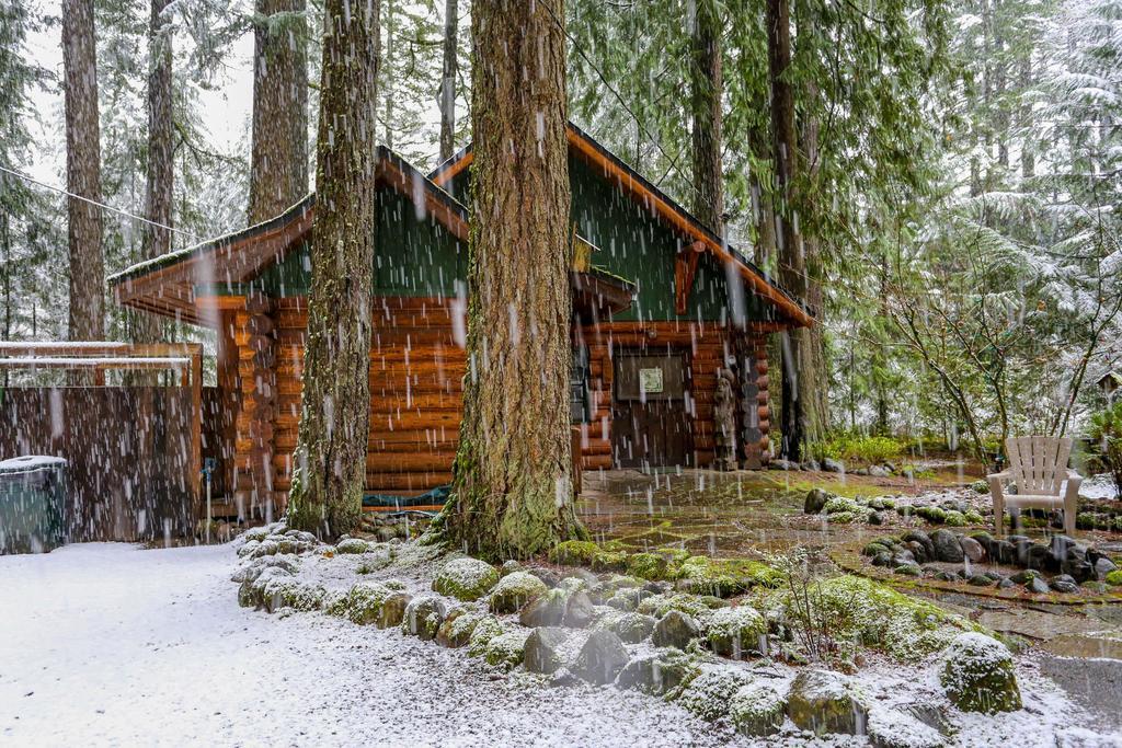 Zoe'S Log Cabin Welches Exterior foto